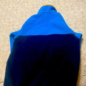 Patagonia kids   ( boys) sweatshirt  size 7/8